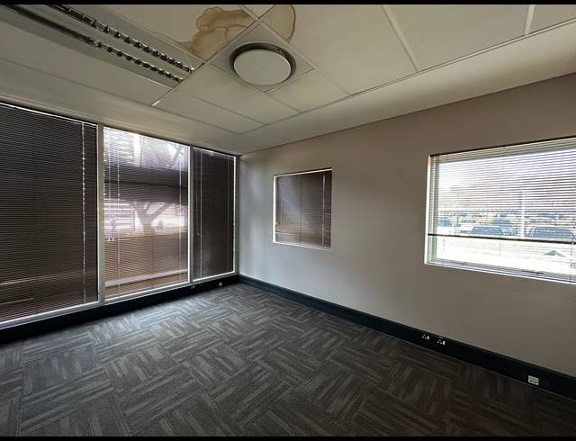 297.90M² OFFICE TO LET IN HIGHVELD